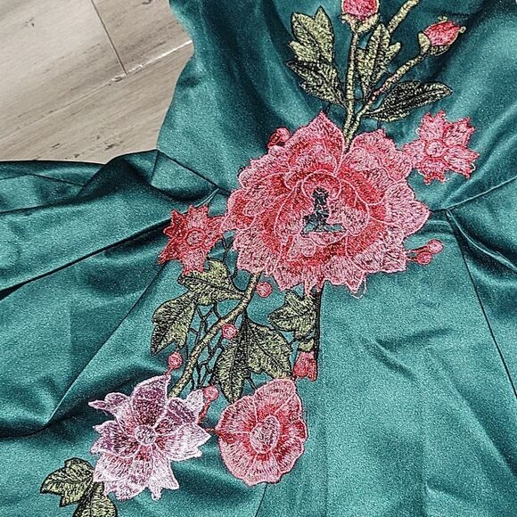 Trish Scully child dress size 6-12 months - Picture 3 of 5